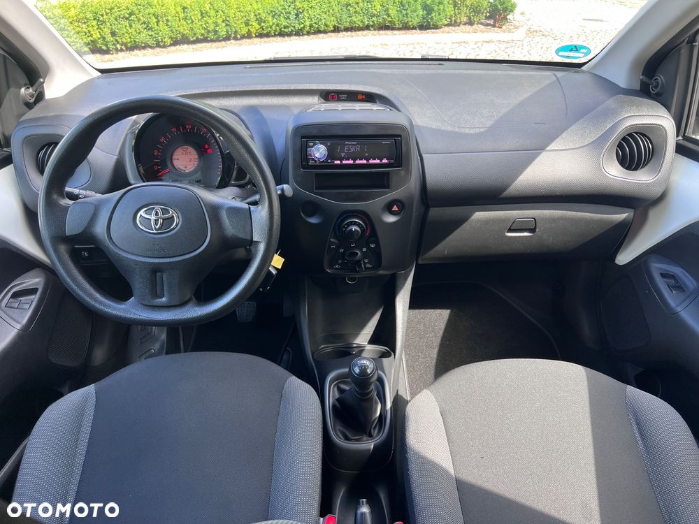 Toyota Aygo x - 21