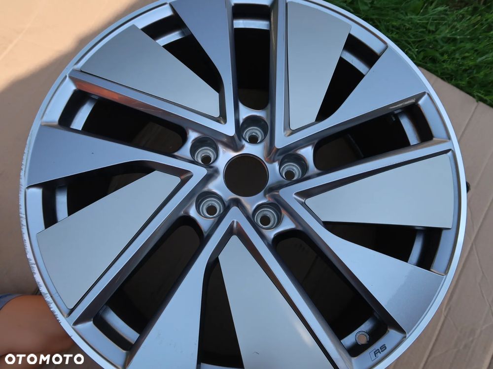 FELGA AUDI E-TRON 21'' 4J3601025AA - 3