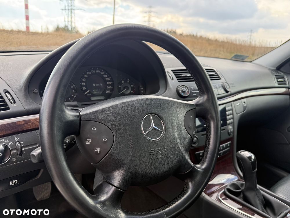 Mercedes-Benz Klasa E 200 CDI Classic - 24
