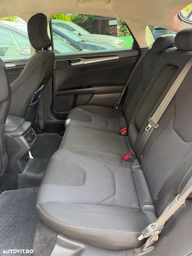 Ford Mondeo 2.0 TDCi Powershift AWD - 13