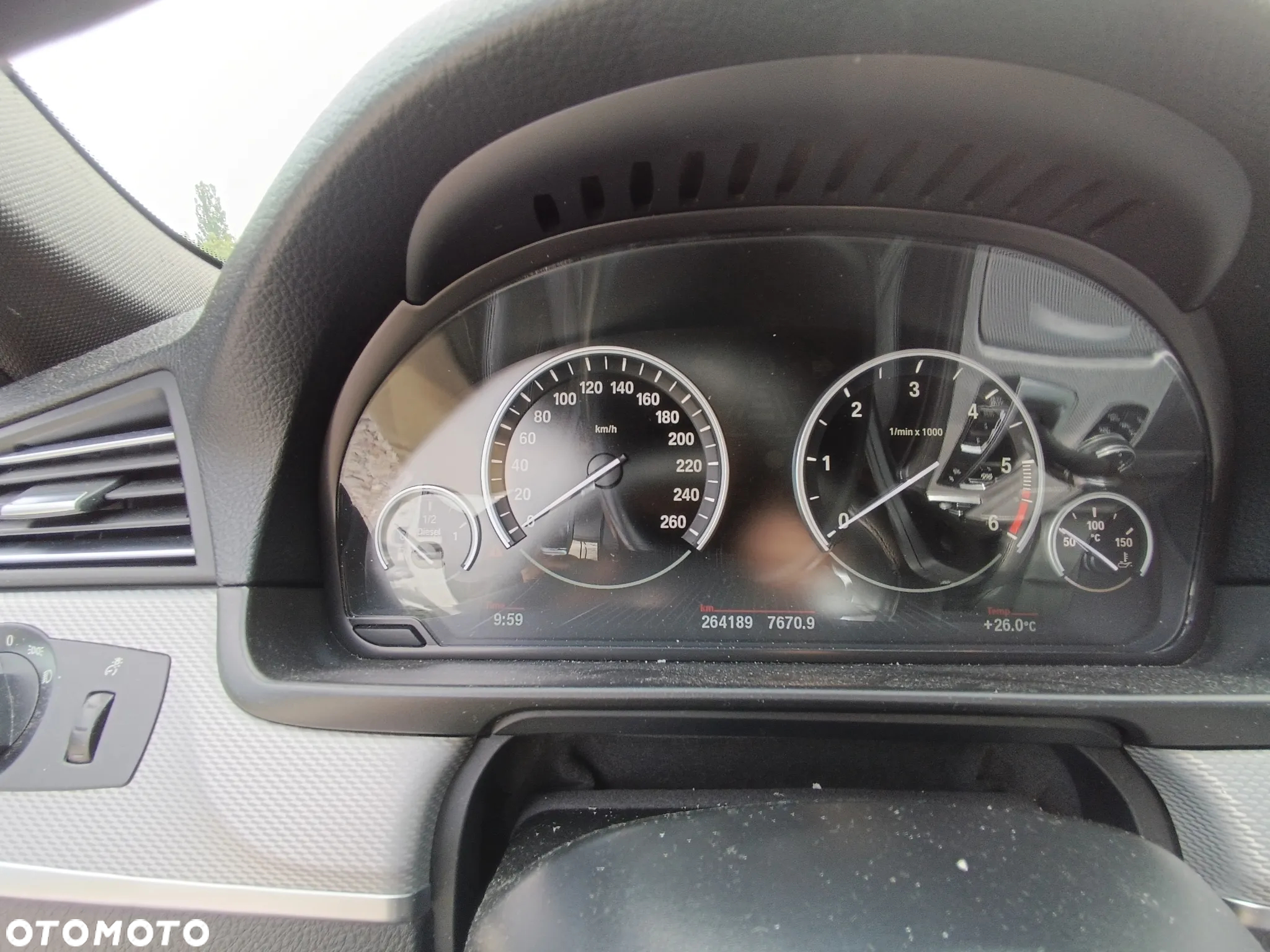 BMW Seria 5 520d xDrive - 28