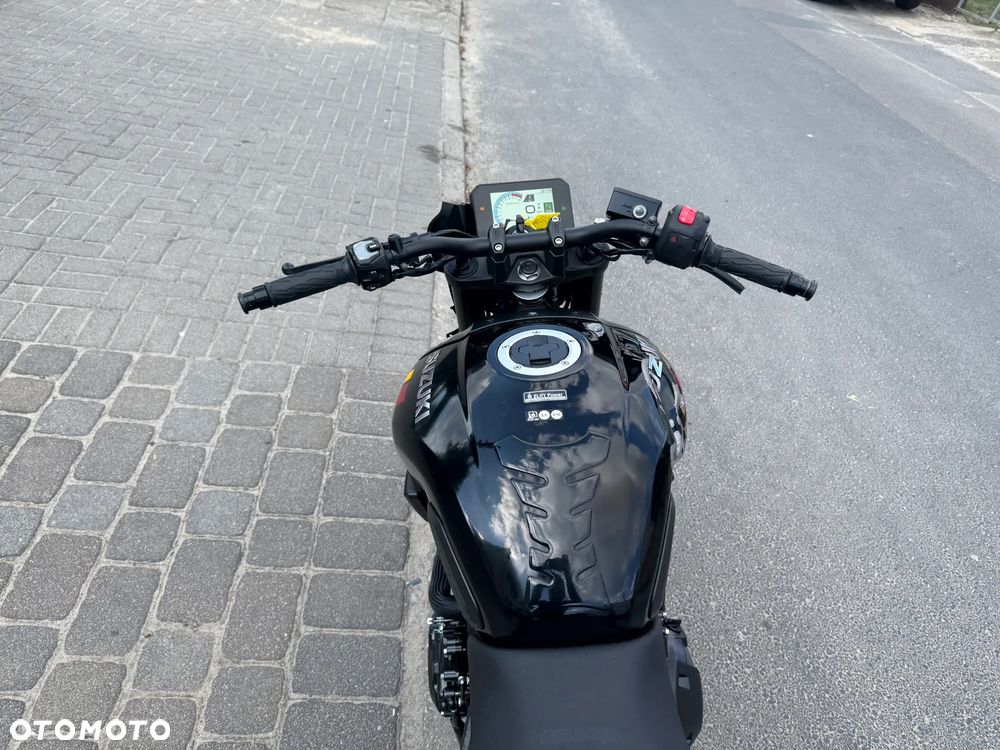 Suzuki GSX - 8