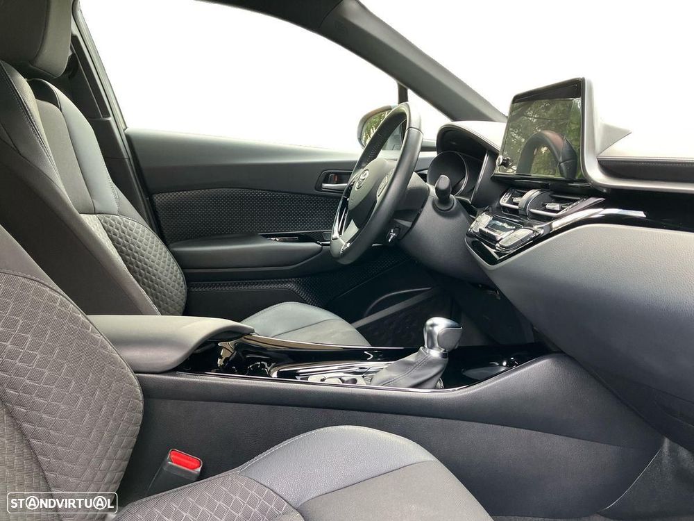 Toyota C-HR 1.8 Hybrid Square Collection — fotografia 6