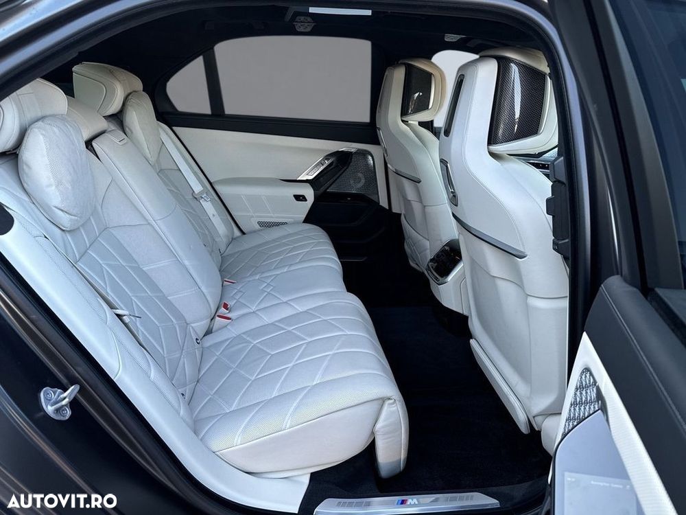 BMW M7 M760e xDrive AT PHEV - 8