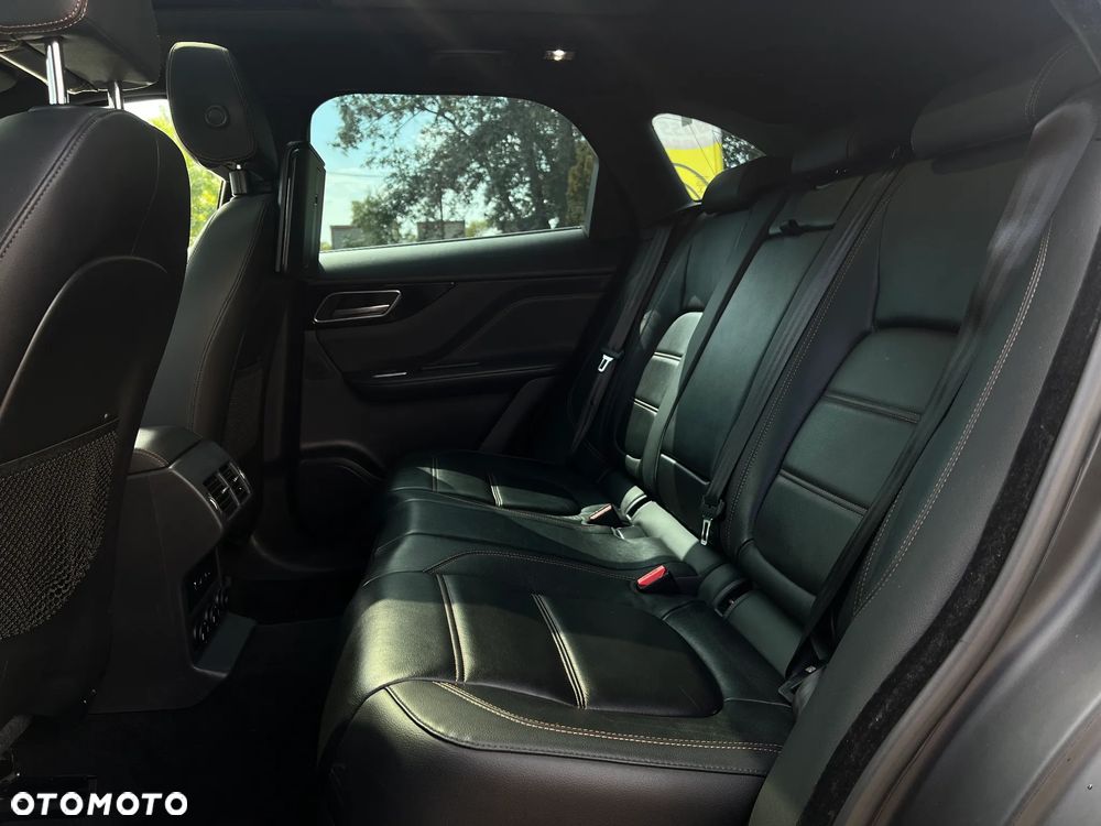 Jaguar F-Pace - 27