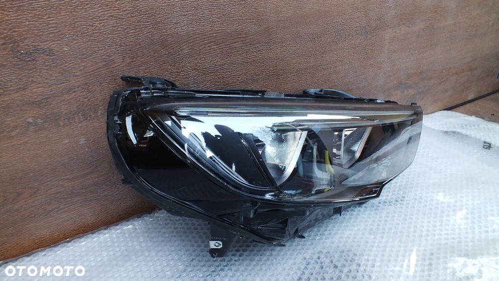 Lampa  przednia prawa Opel Insignia B czarna - 2