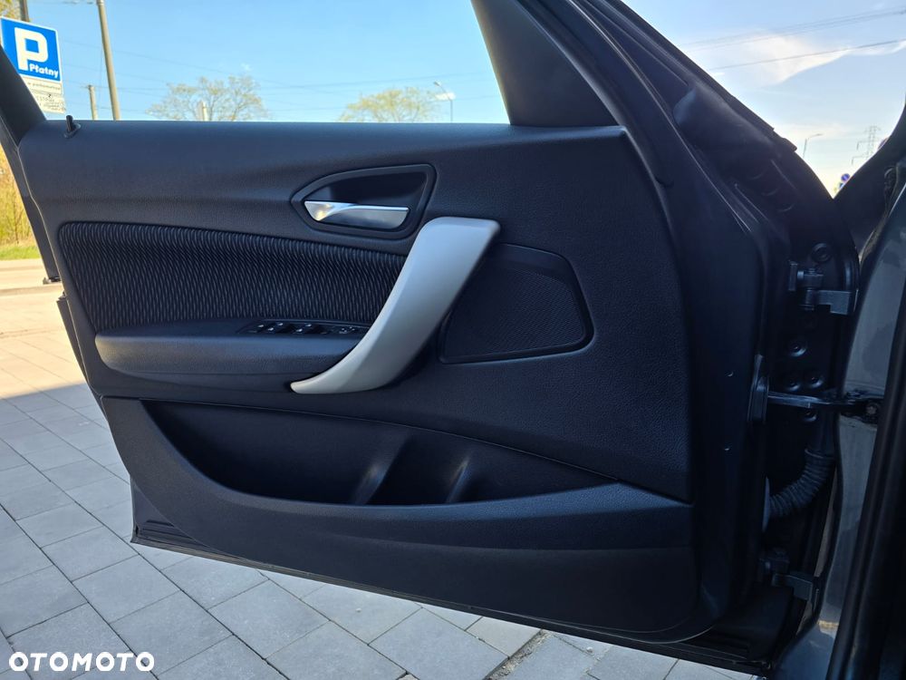 BMW Seria 1 118d - 24