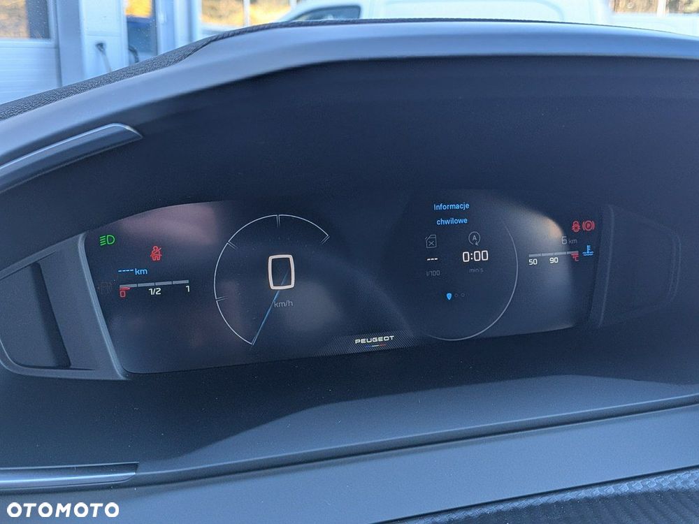 Peugeot 2008 PureTech 100 Allure S&S BVM6 - 11