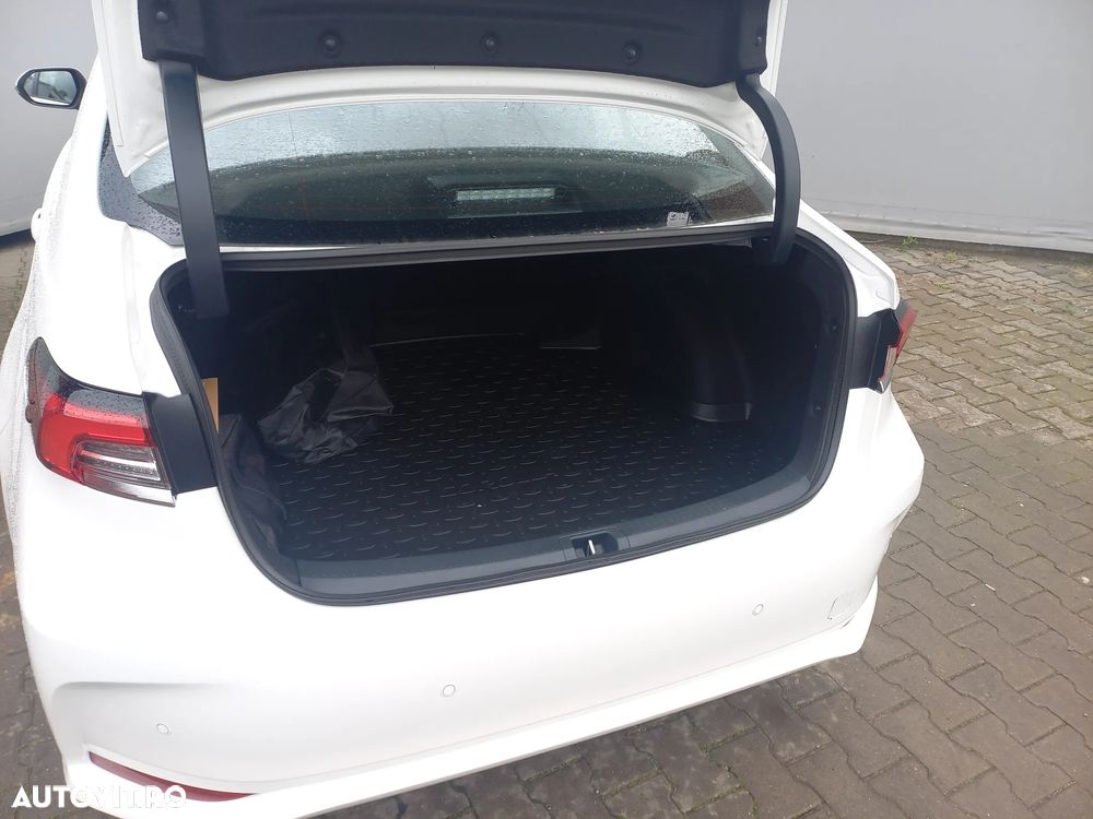 Toyota Corolla Sedan 1.8 HSD Business - 8