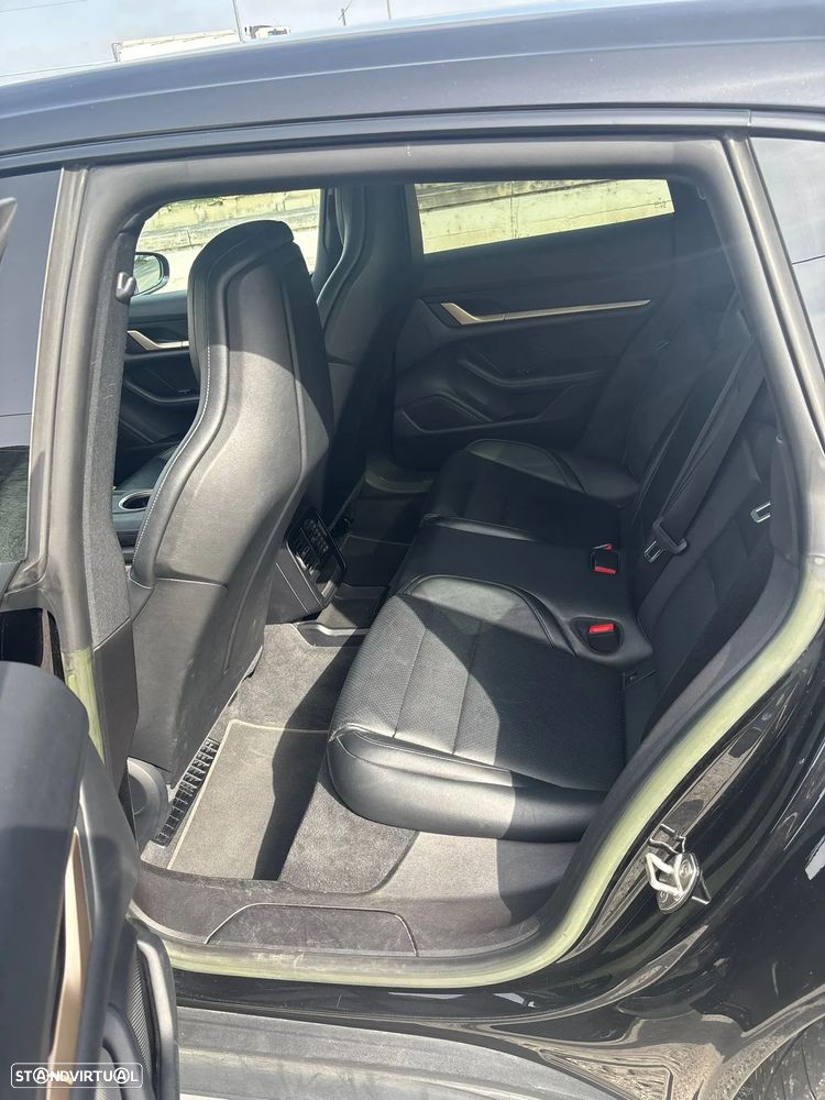 Porsche Taycan Cross Turismo 4 - 17