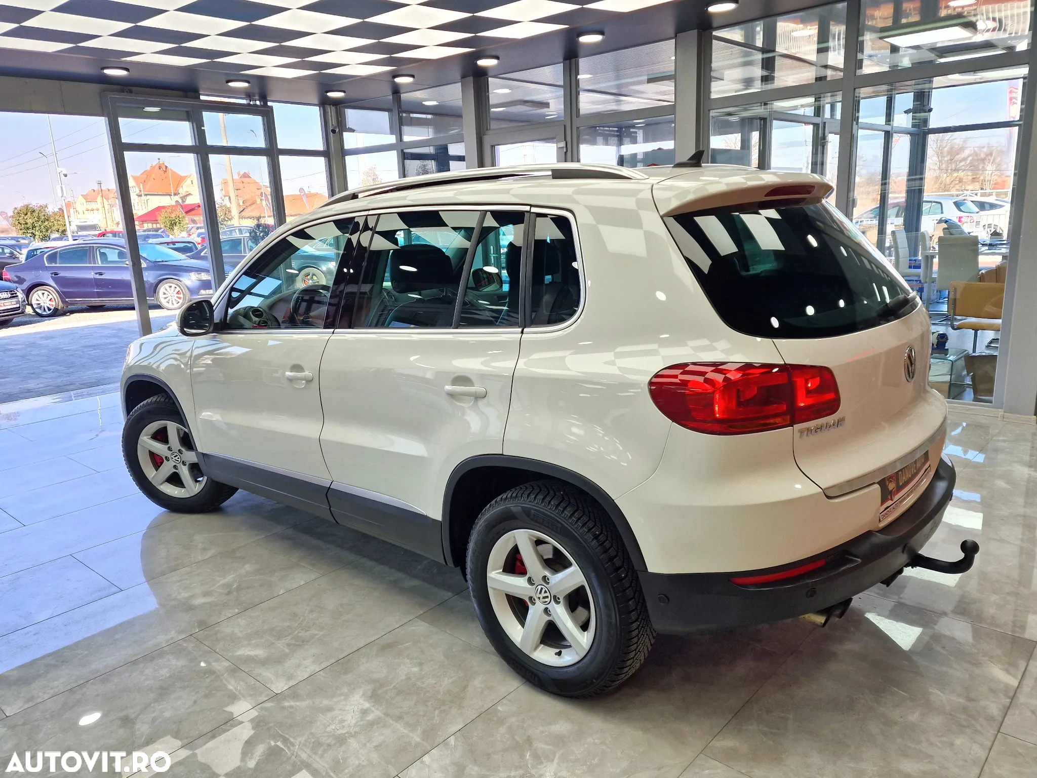 Volkswagen Tiguan 2.0 TDI 4Motion DSG Trend & Fun - 10