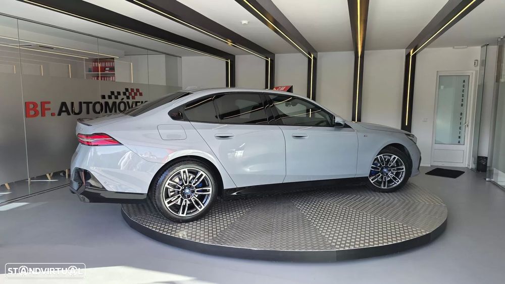 BMW 530 e Pack Desportivo M - 7