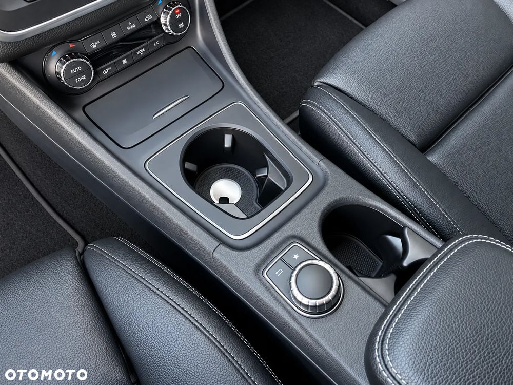 Mercedes-Benz CLA 250 4Matic 7G-DCT AMG Line - 31