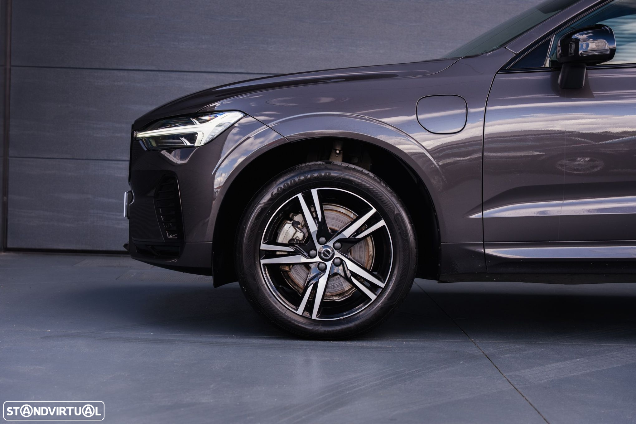 Volvo XC 60 2.0 T6 PHEV R-Design AWD - 4