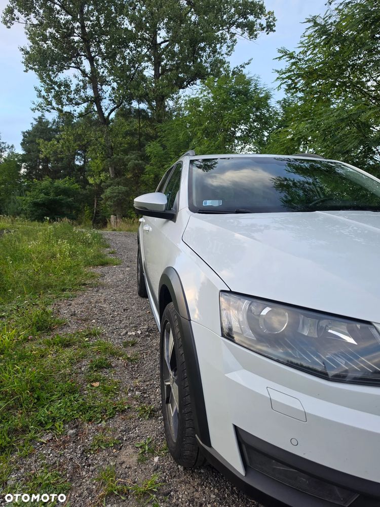Skoda Octavia Scout 2.0 TDI 4x4 DSG - 3