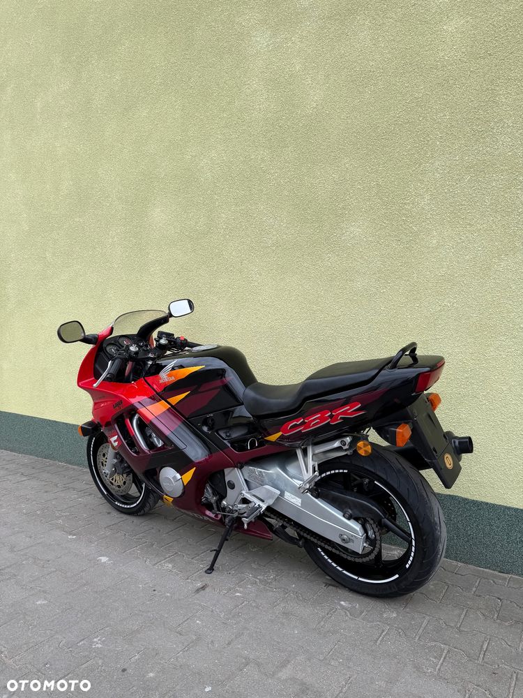 Honda CBR - 19