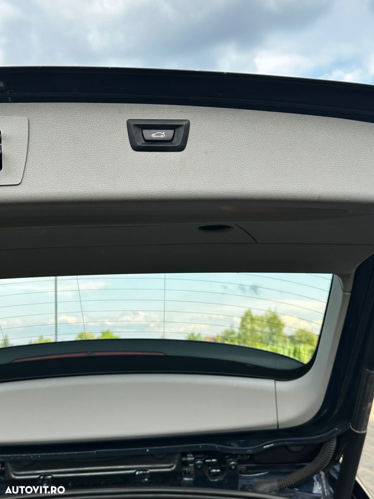 BMW Seria 3 320d Touring Aut. Sport Line - 9