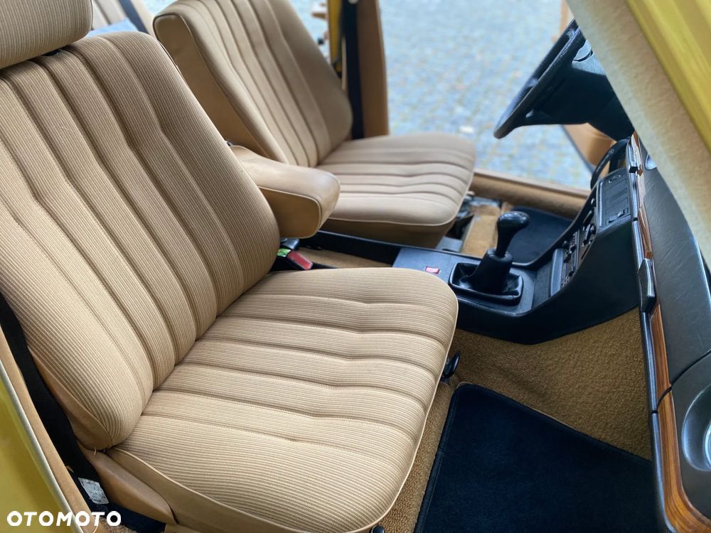 Mercedes-Benz W123 - 12