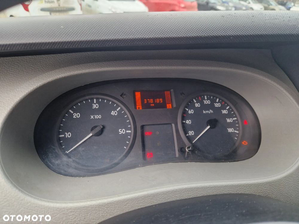 Renault Master - 25
