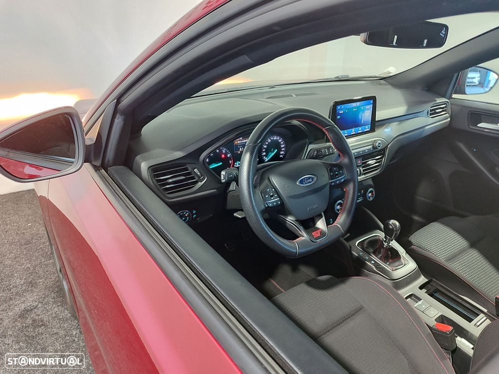Ford Focus 1.0 EcoBoost ST-Line - 12