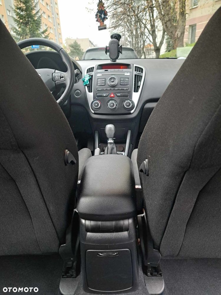 Kia Ceed - 9