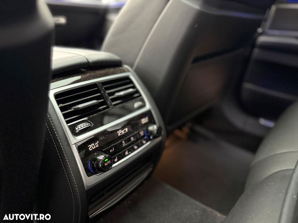 BMW Seria 7 740d xDrive - 23