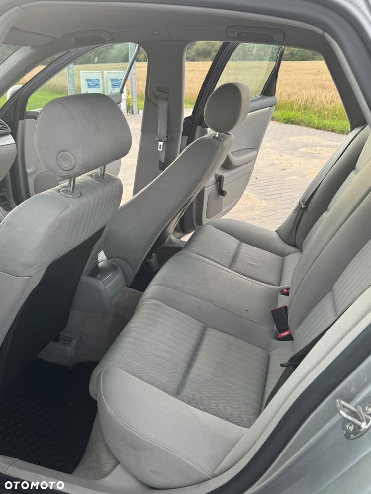 Audi A4 Limousine - 7