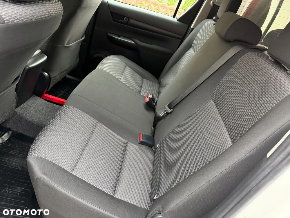 Toyota Hilux 2.4 D-4D Double Cab DLX 4x4 - 32