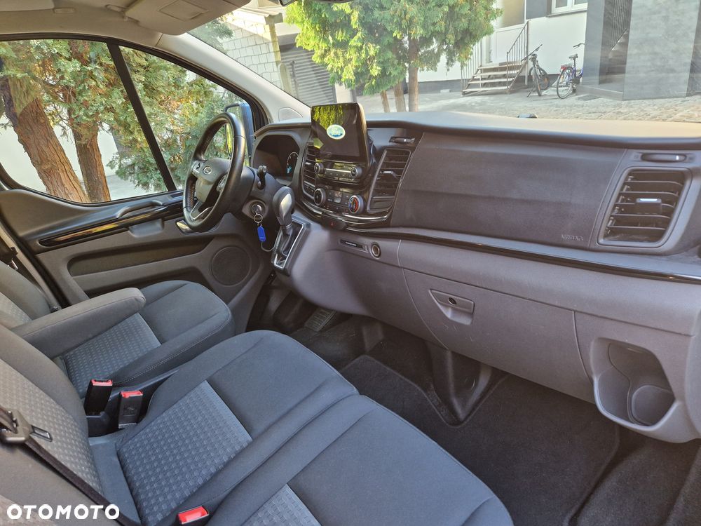 Ford Tourneo Custom - 29