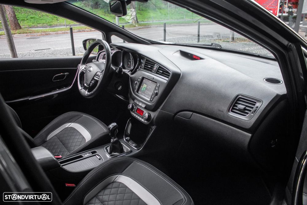 Kia Ceed SW 1.6 CRDi GT Line - 28