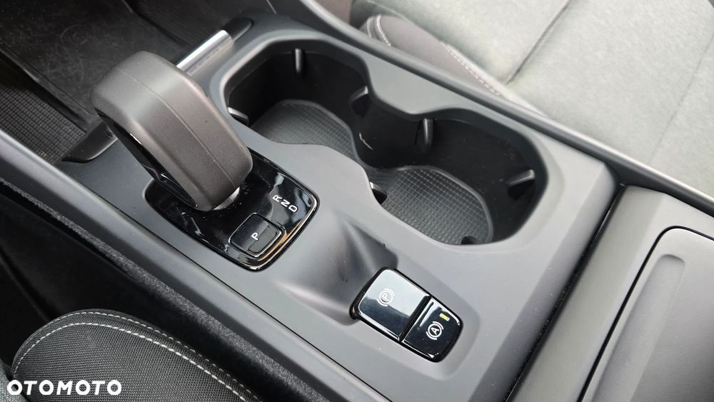 Volvo XC 40 B3 Core - 21