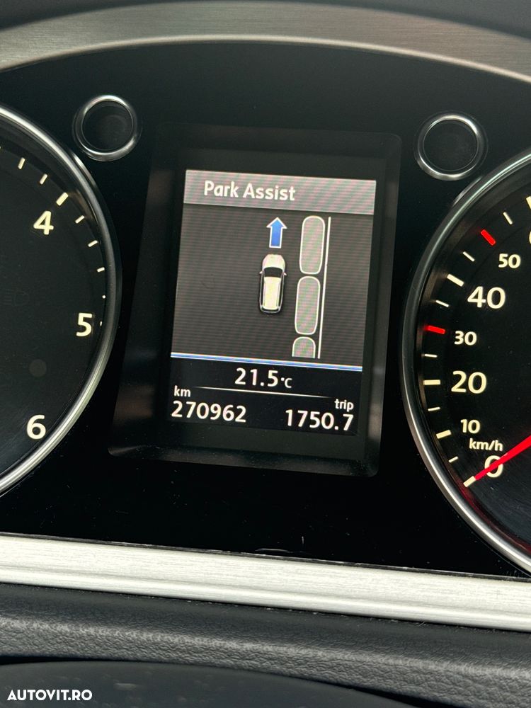 Volkswagen Passat 2.0 TDI BlueMotion Technology DPF Highline - 13