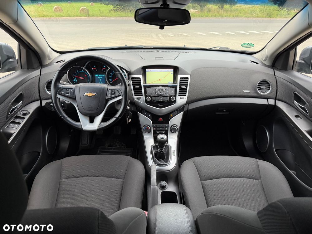 Chevrolet Cruze 1.7 LT - 10