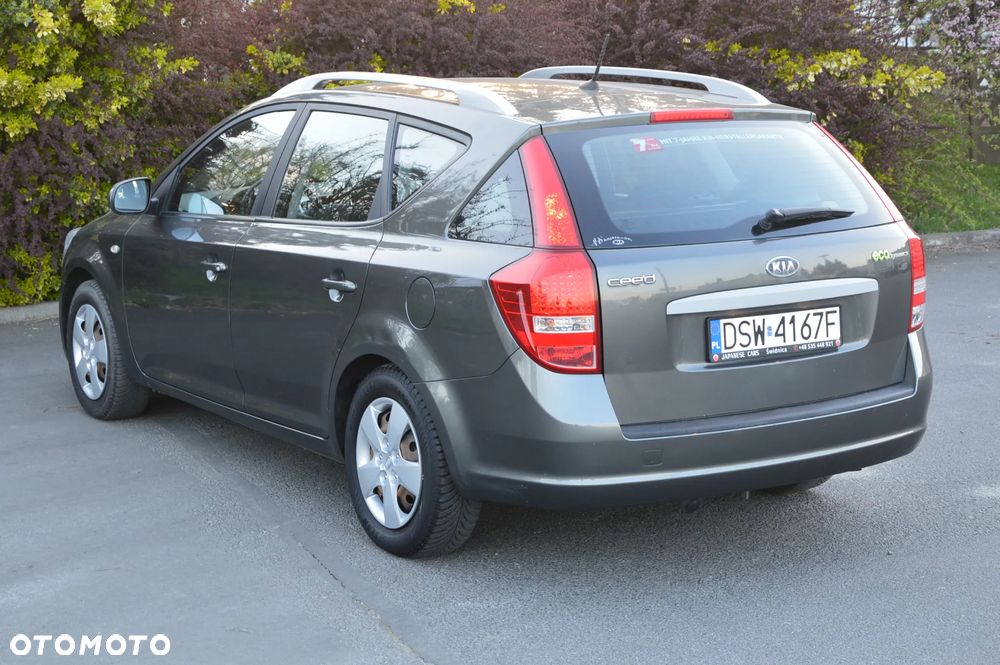 Kia Ceed 1.4 CVVT Dream-Team Edition - 15
