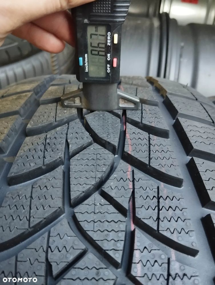 Goodyear Ultra Grip Performance + 235 55 19 105 T 3PMSF XL 2szt - 3