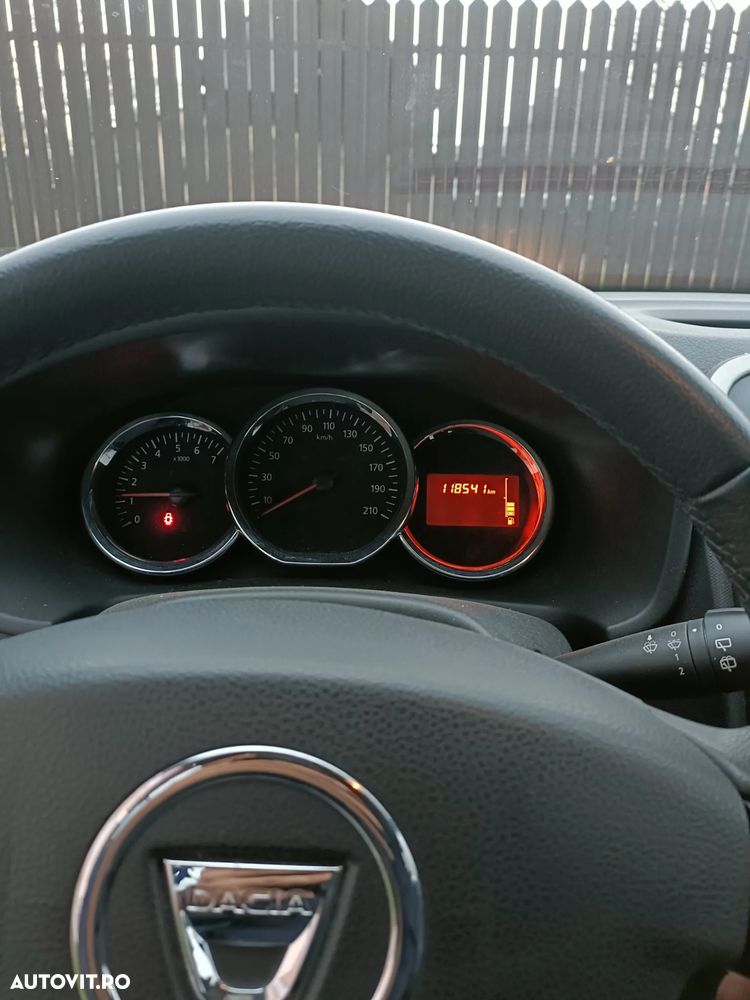 Dacia Logan 1.2 16V 75 Laureate - 4