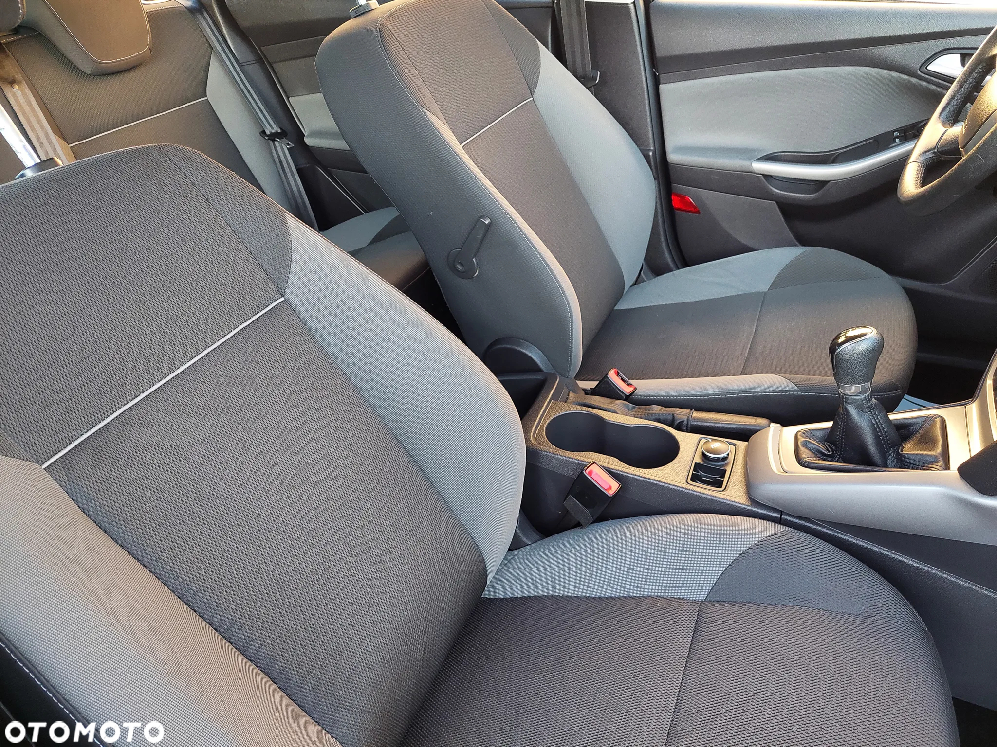 Ford Focus 1.6 Edition - 33