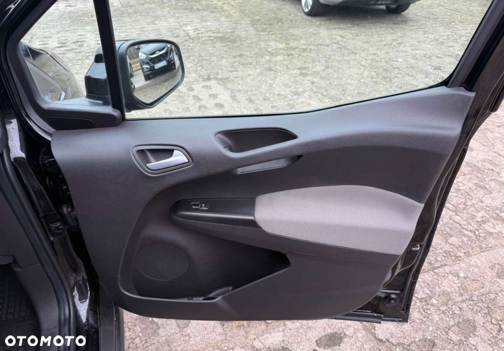 Ford Tourneo Courier - 24