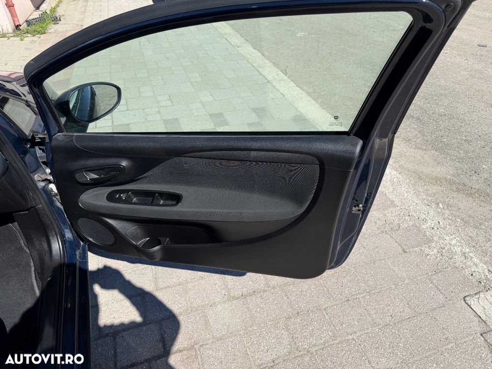 Fiat Punto 1.2 8V Active - 23