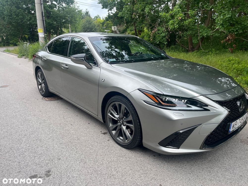 Lexus ES 300h F Sport - 1