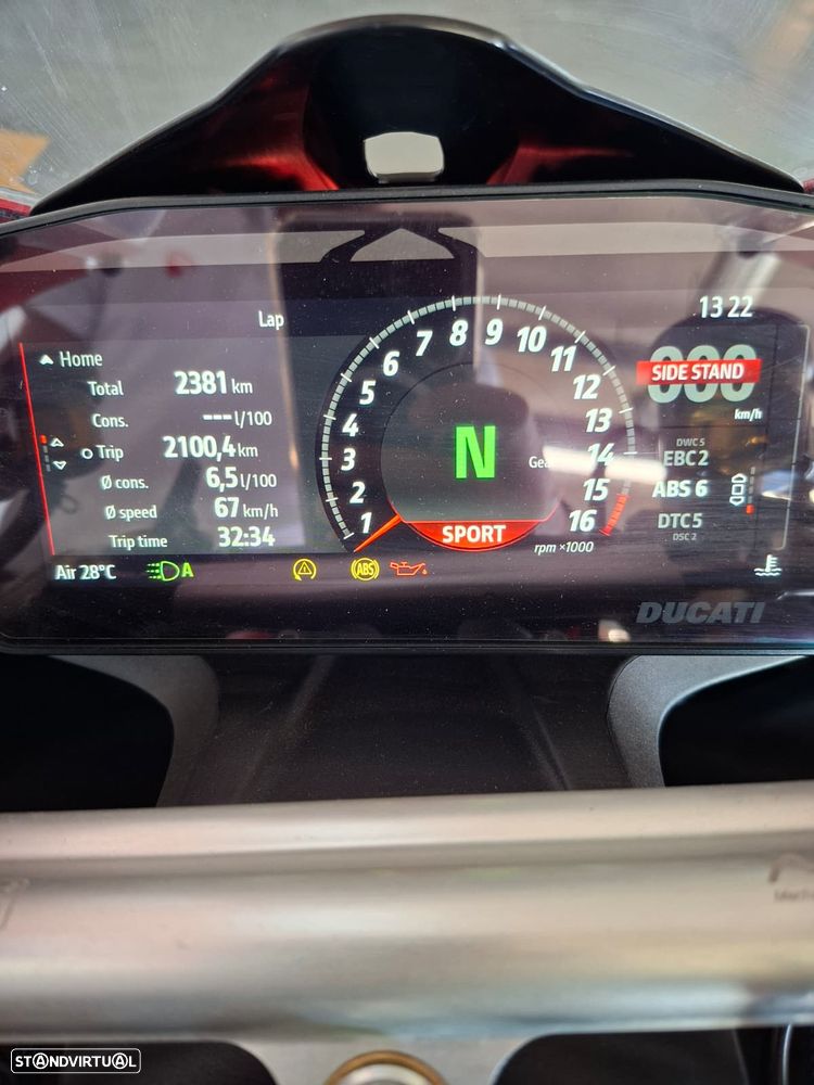 Ducati Panigale V4 S - 11