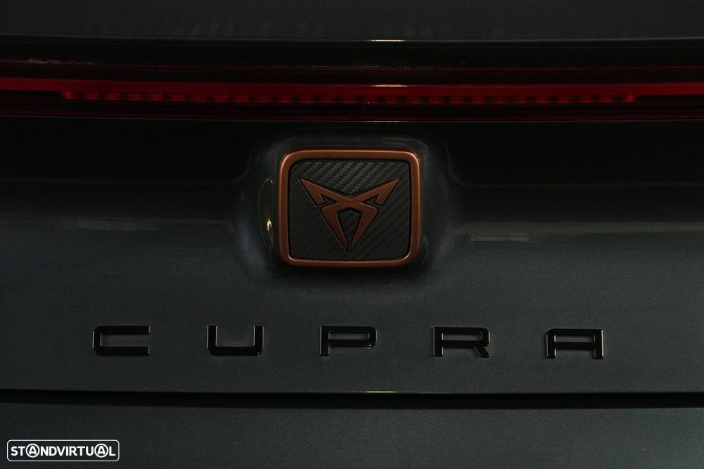 Cupra Leon 1.4 e-Hybrid MID DSG - 17