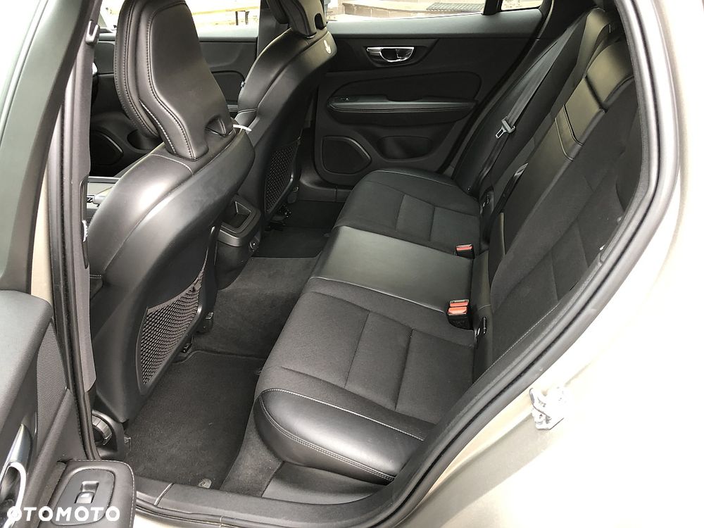 Volvo V60 B4 D Momentum Pro - 10