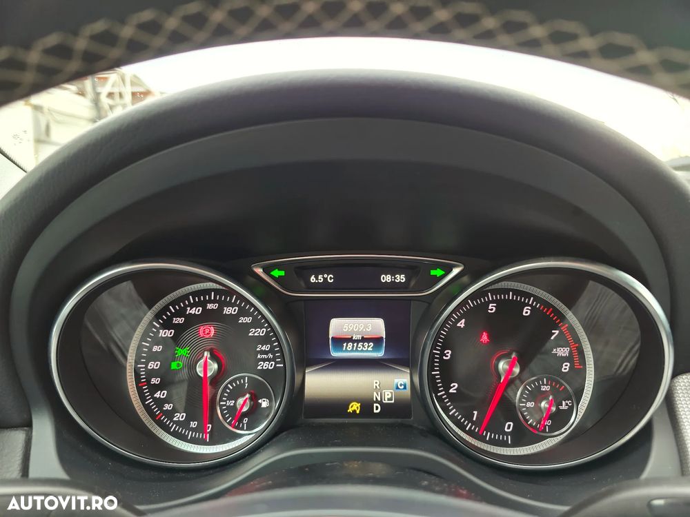 Mercedes-Benz GLA 200 7G-DCT AMG Line - 30