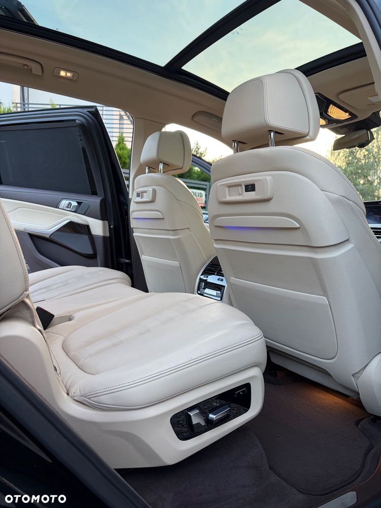 BMW X7 xDrive40i sport - 23