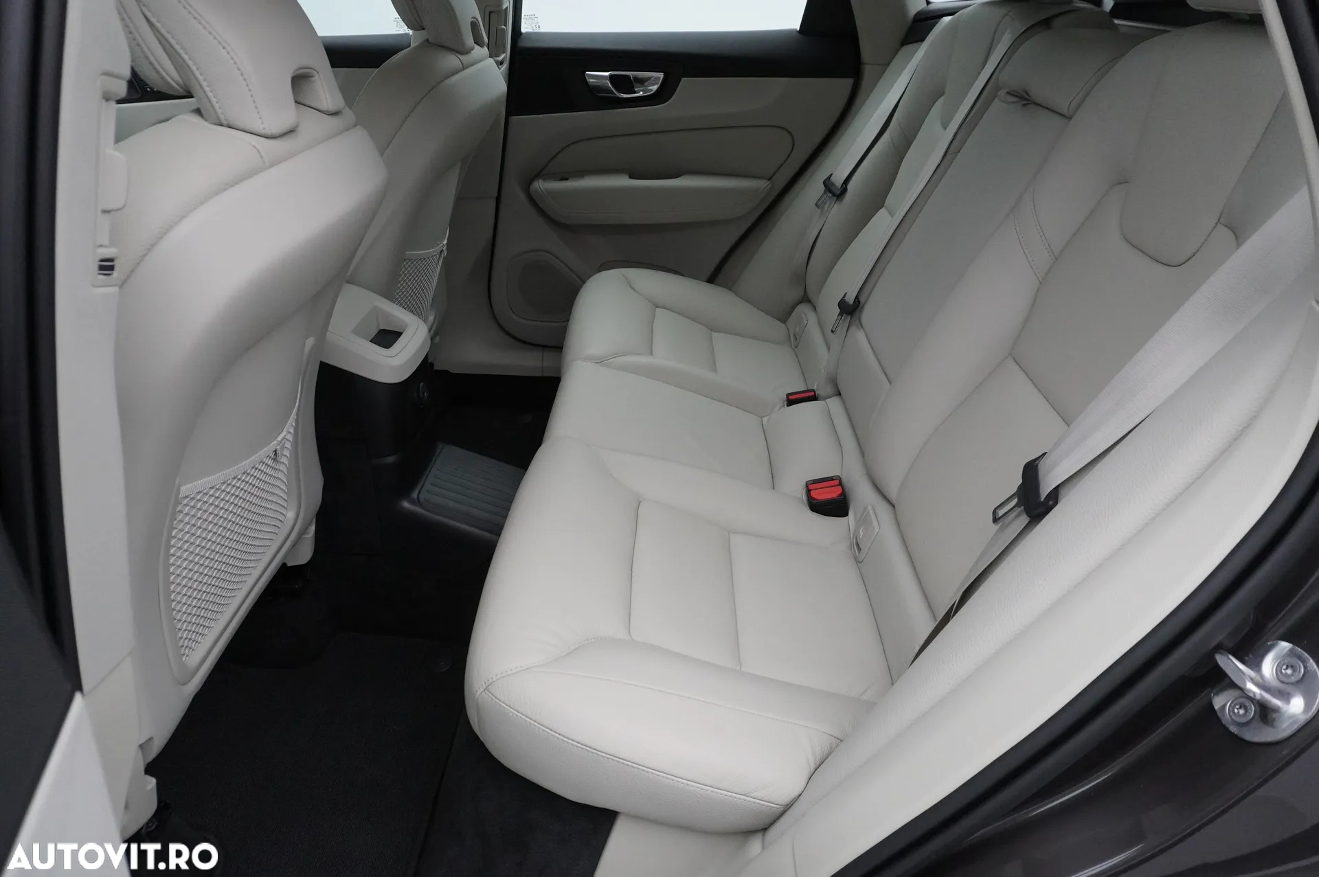 Volvo XC 60 T6 AWD Recharge Geartronic Inscription - 10