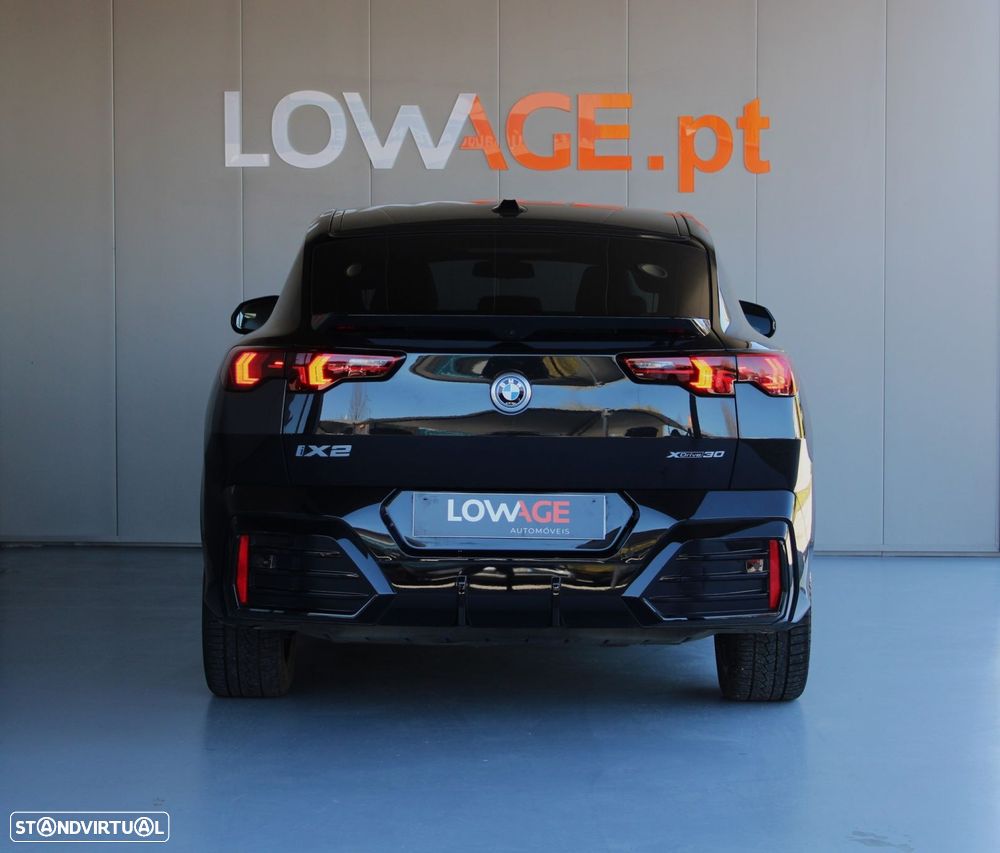 BMW iX2 xDrive30 Pack Desportivo M - 11