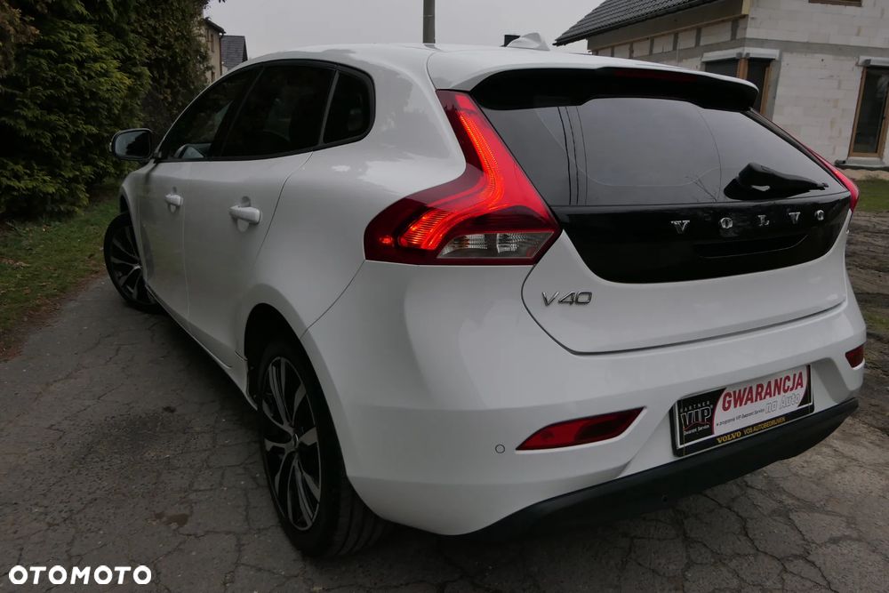 Volvo V40 T2 Drive-E Momentum - 10