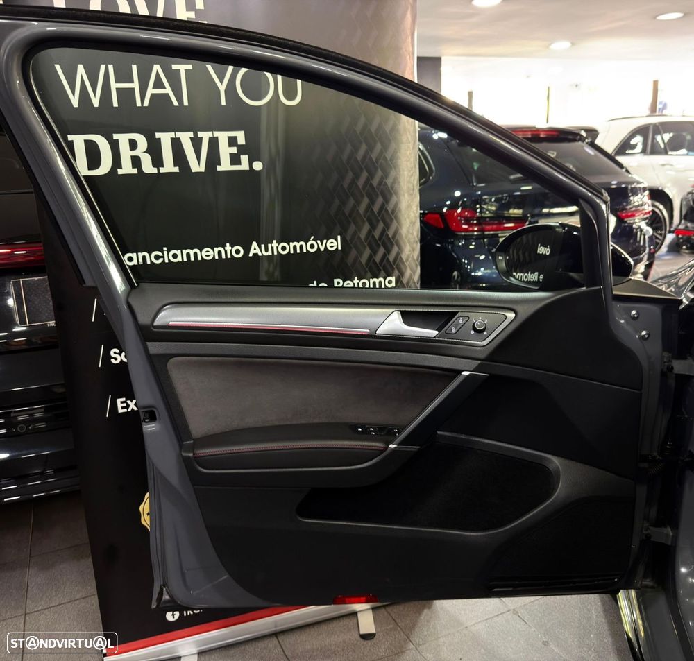 VW Golf GTI TCR 2.0 TSI OPF DSG - 24