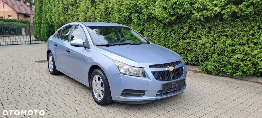 Chevrolet Cruze - 11